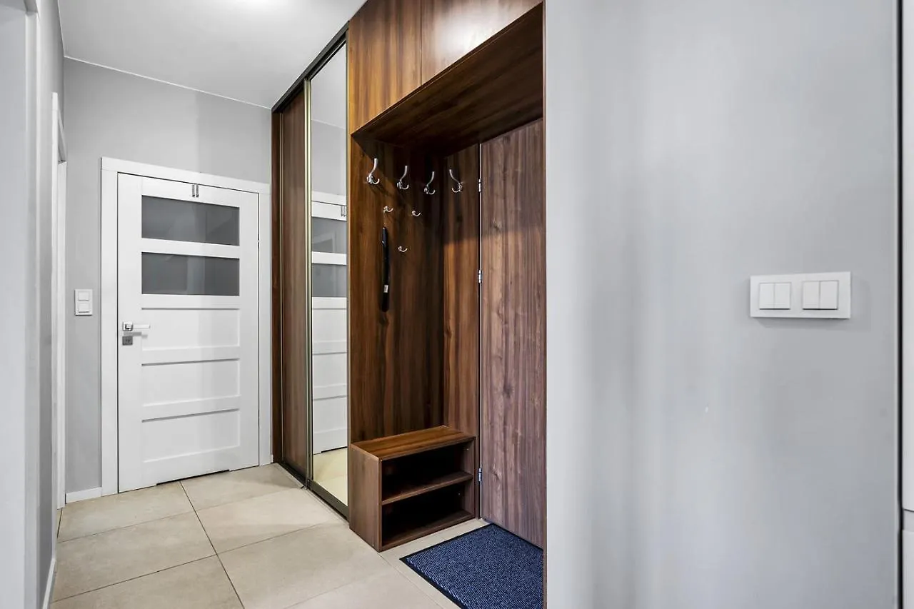 Lazurowa 2-Bedroom Apartment 华沙